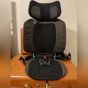 WayB Pico Ultralight carseat with travel backpack
